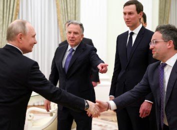 रूस-यूक्रेन युद्ध होने जा रहा खत्म? सुबह तीन बजे तक पुतिन करते रहे मीटिंग, अब UAE में होगा असली फैसला!