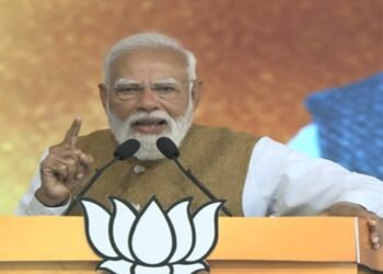 एलडीएफ और यूडीएफ ने केरल को बुनियादी सुविधाओं से वंचित रखा: पीएम मोदी