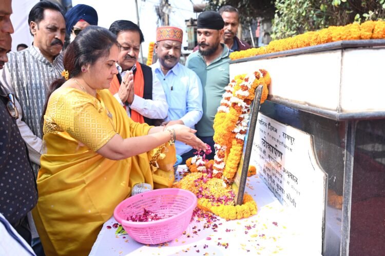 नेताजी सुभाषचन्द्र बोस का जयन्ती पर महापौर मीनल चौबे ने किया नमन