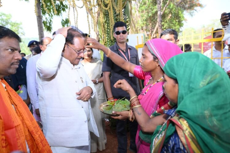 सुशासन तिहार के तहत मुख्यमंत्री विष्णु देव साय पहुँचे अबूझमाड़ के गारपा, जन चौपाल में ग्रामीणों से किया सीधा संवाद