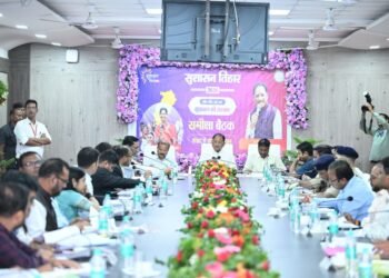 सुकमा में तीन जिलों की उच्चस्तरीय समीक्षा बैठक: विकास कार्यों, कानून-व्यवस्था, स्वास्थ्य, शिक्षा, कृषि और जनकल्याणकारी योजनाओं की हुई व्यापक समीक्षा