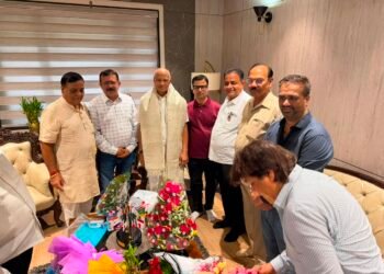 पूर्व राज्यपाल रमेश बैस का जन्मदिन मनाया गया, चेम्बर प्रतिनिधिमंडल ने दी शुभकामनाएं